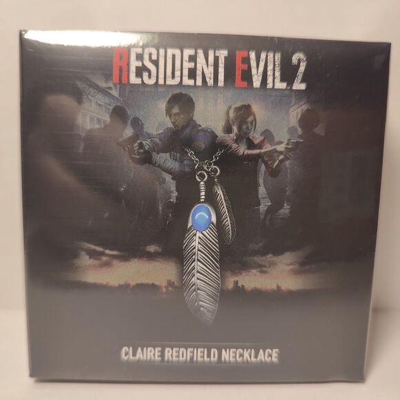 Resident Evil Claire Redfield & Ashley's Limited Edition Necklaces Official Set - Picture 2 of 8